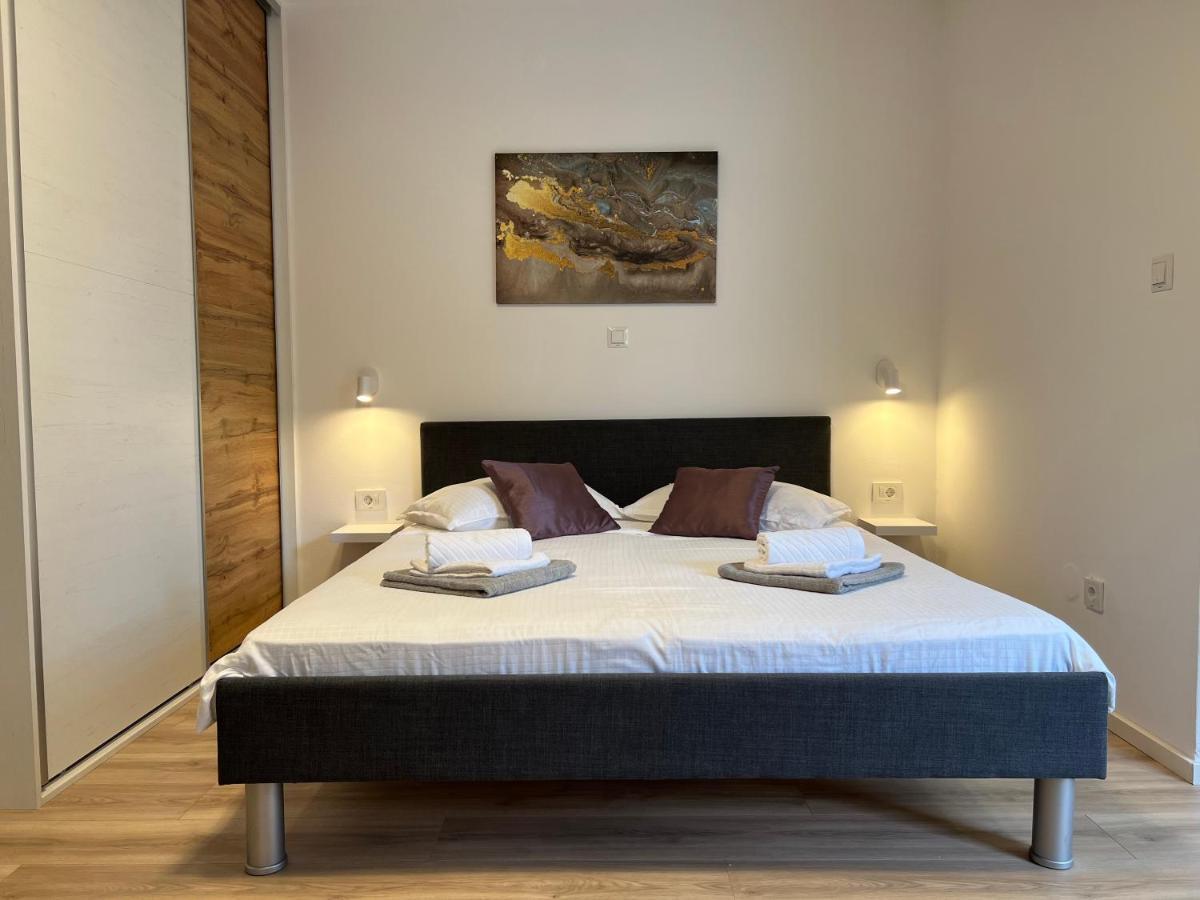 Apartmani Ivelic Supetar Buitenkant foto
