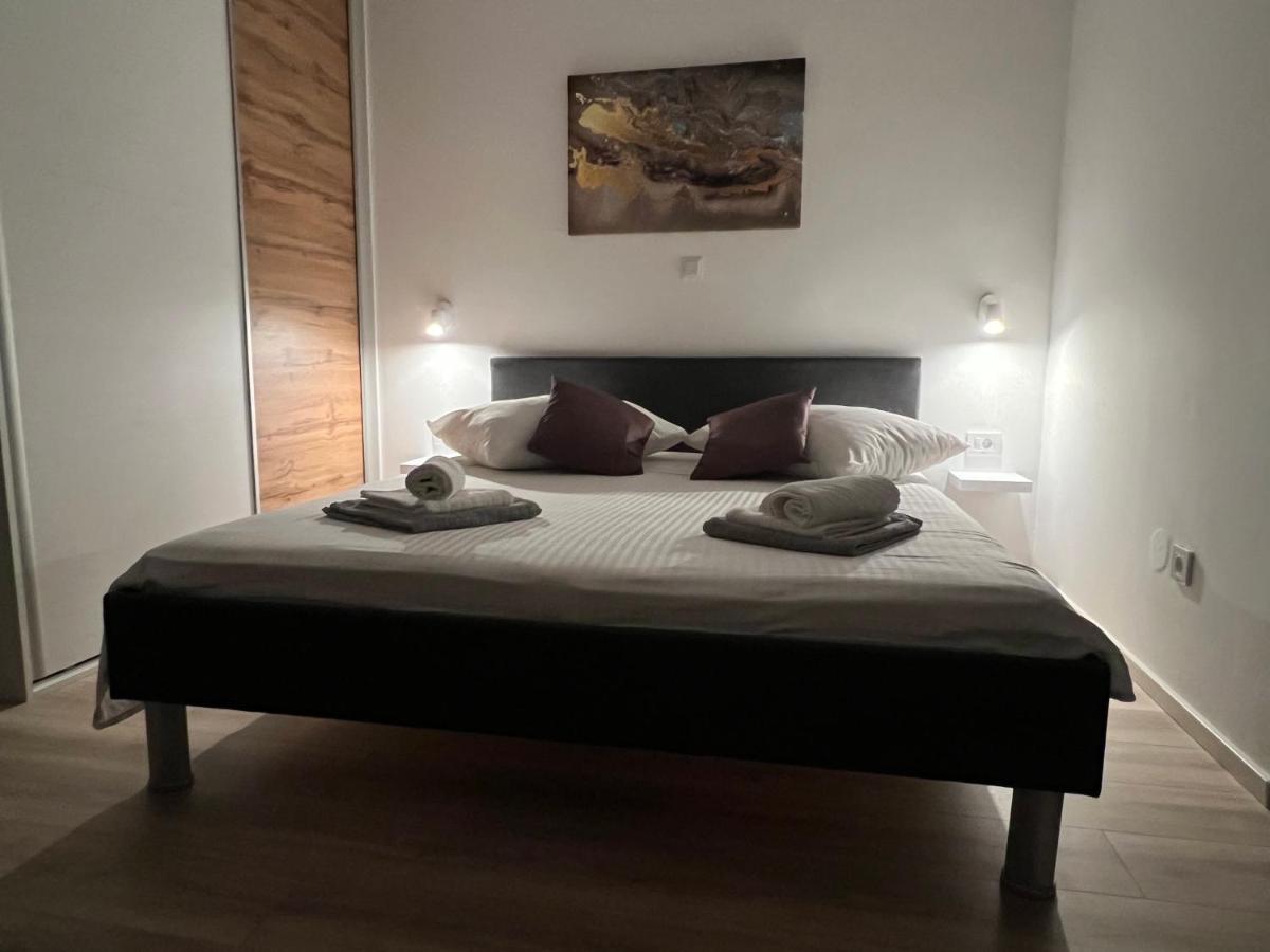 Apartmani Ivelic Supetar Buitenkant foto