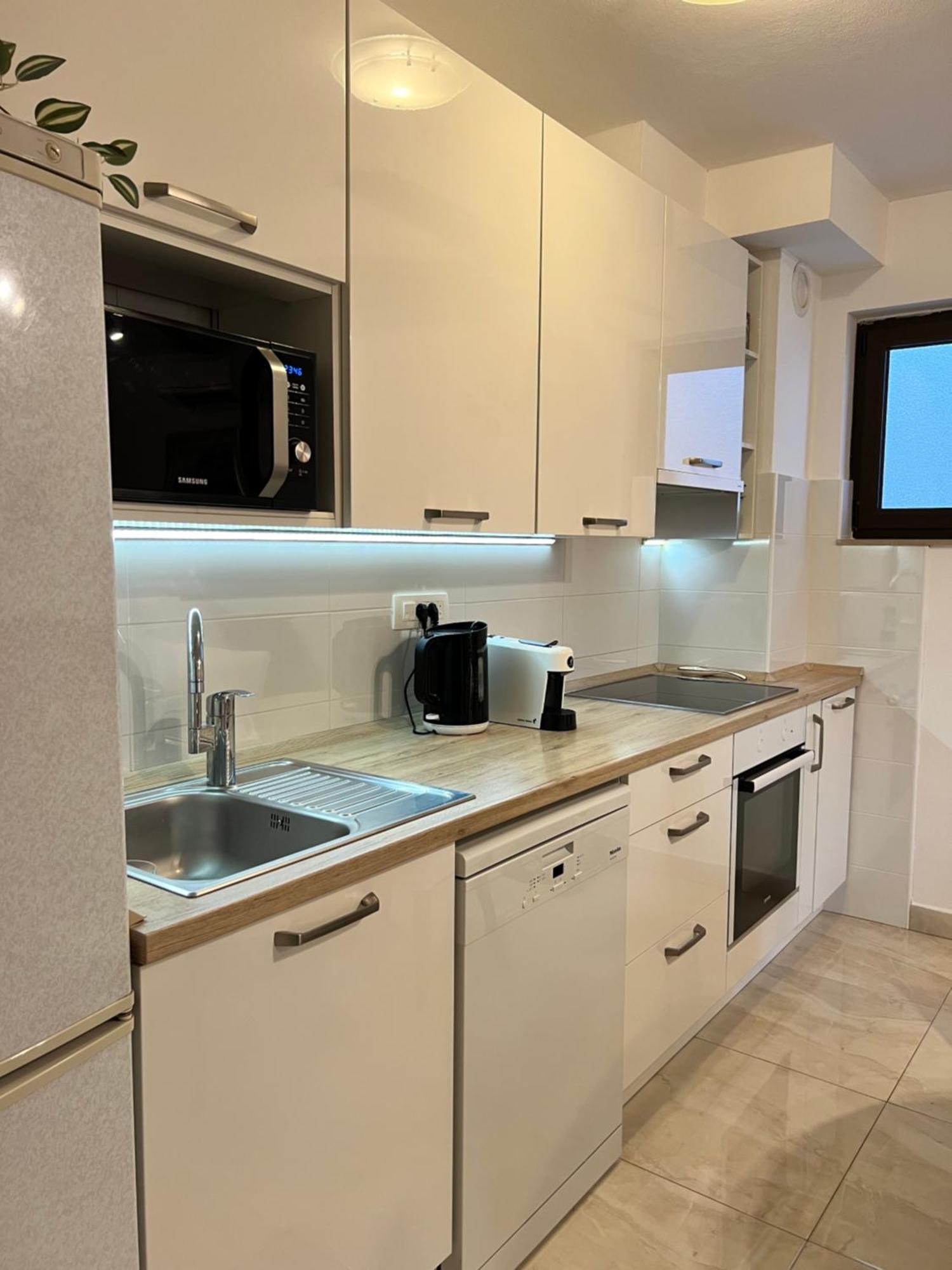 Apartmani Ivelic Supetar Buitenkant foto