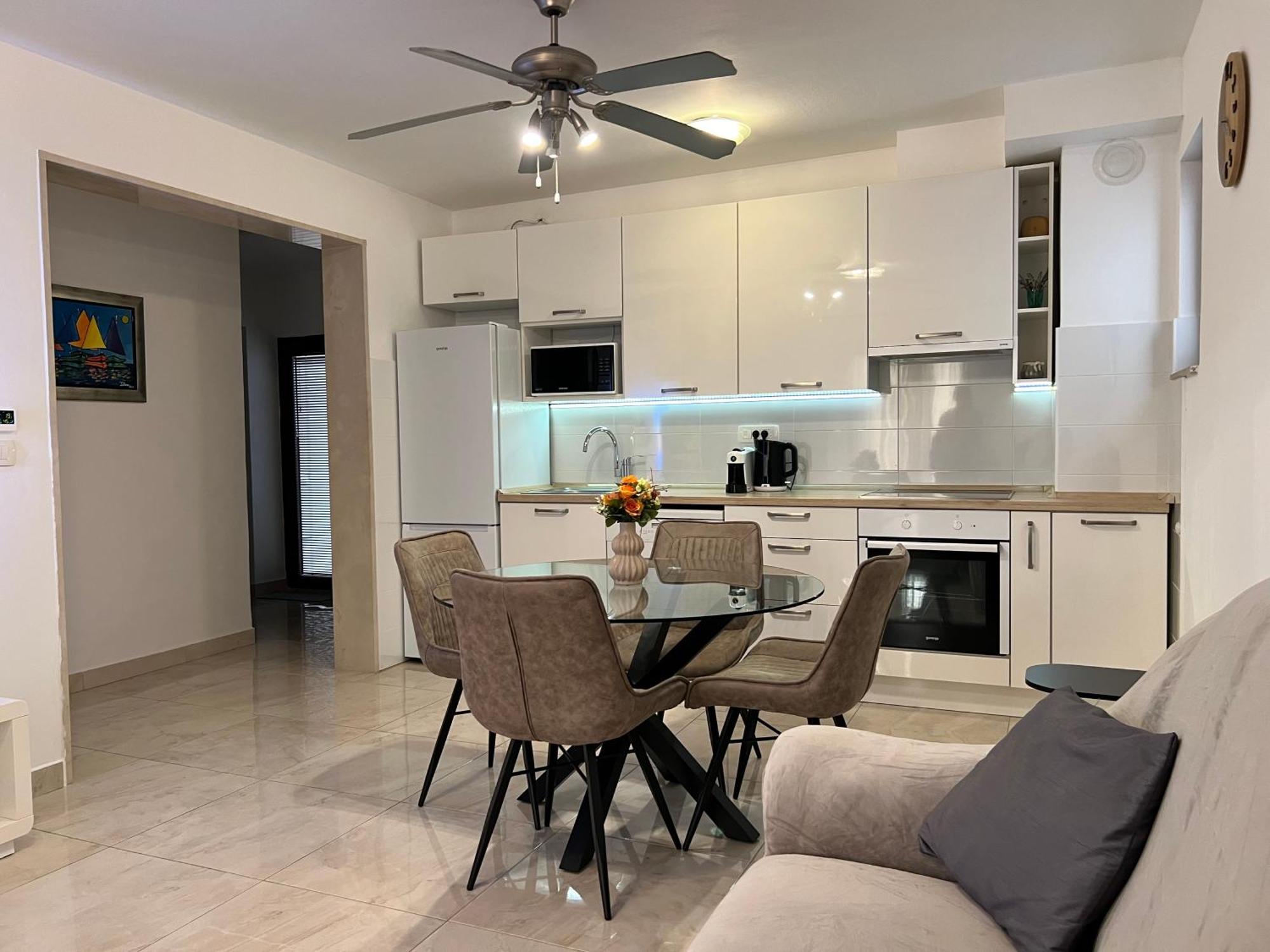 Apartmani Ivelic Supetar Buitenkant foto
