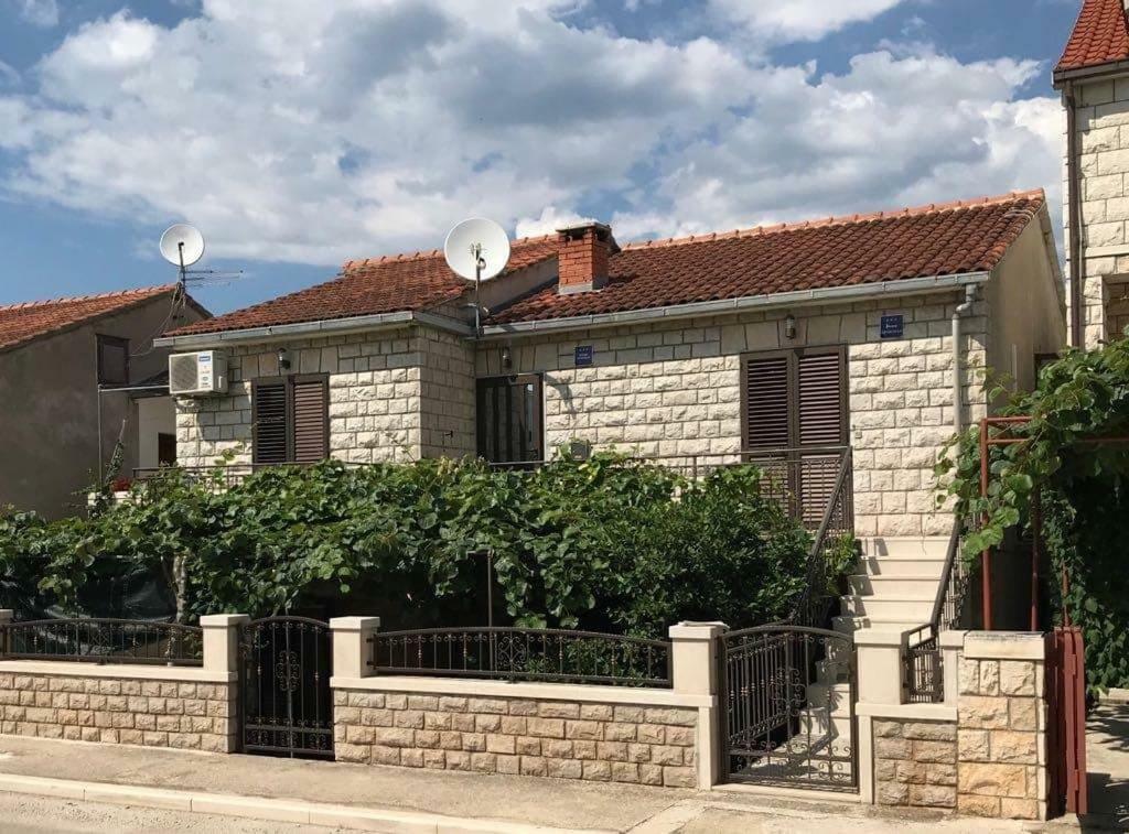 Apartmani Ivelic Supetar Buitenkant foto